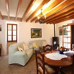 House Walking Distance To By Renthousing *
