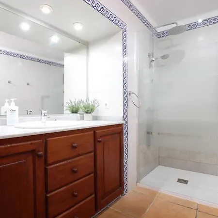 House Walking Distance To By Renthousing Будинок відпочинку