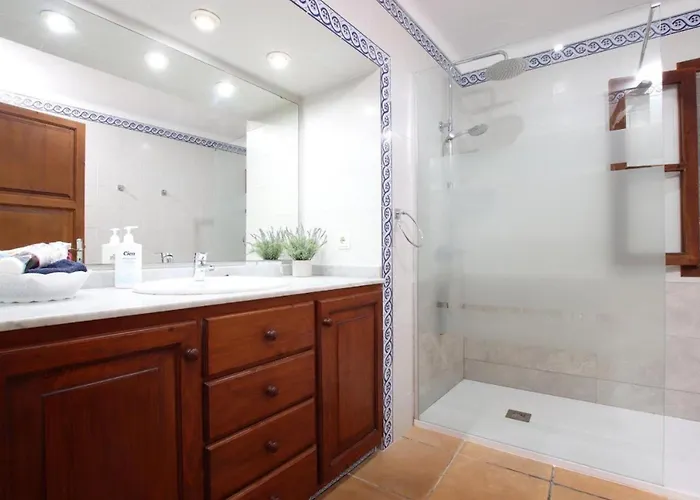 House Walking Distance To By Renthousing Сasa de vacaciones