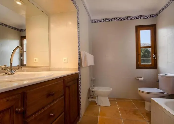 House Walking Distance To By Renthousing *